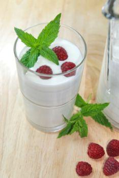 What Is Kefir? A Breakdown of the Beverage & Its Benefits