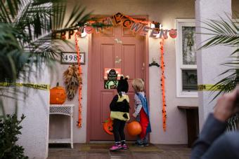 Free Printable Trick-or-Treat Signs to Hang This Halloween