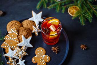 12 Classy & Delicious Christmas Whiskey Cocktails 