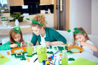 12 St. Patrick's Day Crafts for Kids & Adults That Are Pure Gold 