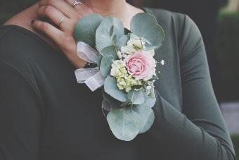8 Best Flowers for Gorgeous Prom Corsages & Boutonnieres