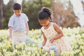 Adorable Easter Family Picture Ideas to Help You Hop Into Spring