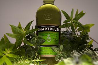 7 Easy Chartreuse Substitutes for Cocktails