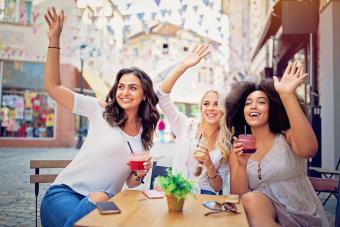 10 Easy Ways to Make Friends in a New City